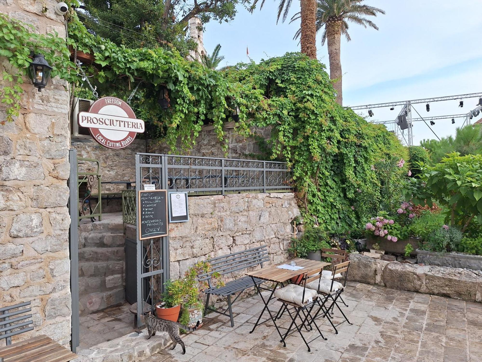 Freedom Hostel Budva Exterior foto